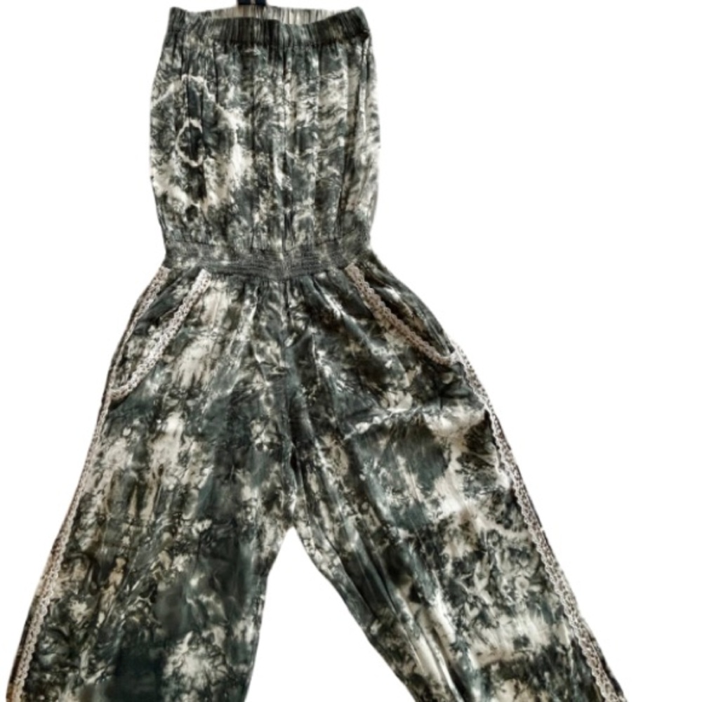 Sleeveless jumpsuit sz S